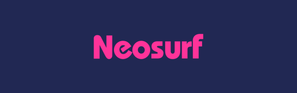 Neosurf logo hehkuu neonpinkkinä tummansinistä taustaa vasten. Katso Neosurf-kasinot kokemuksia täältä!
